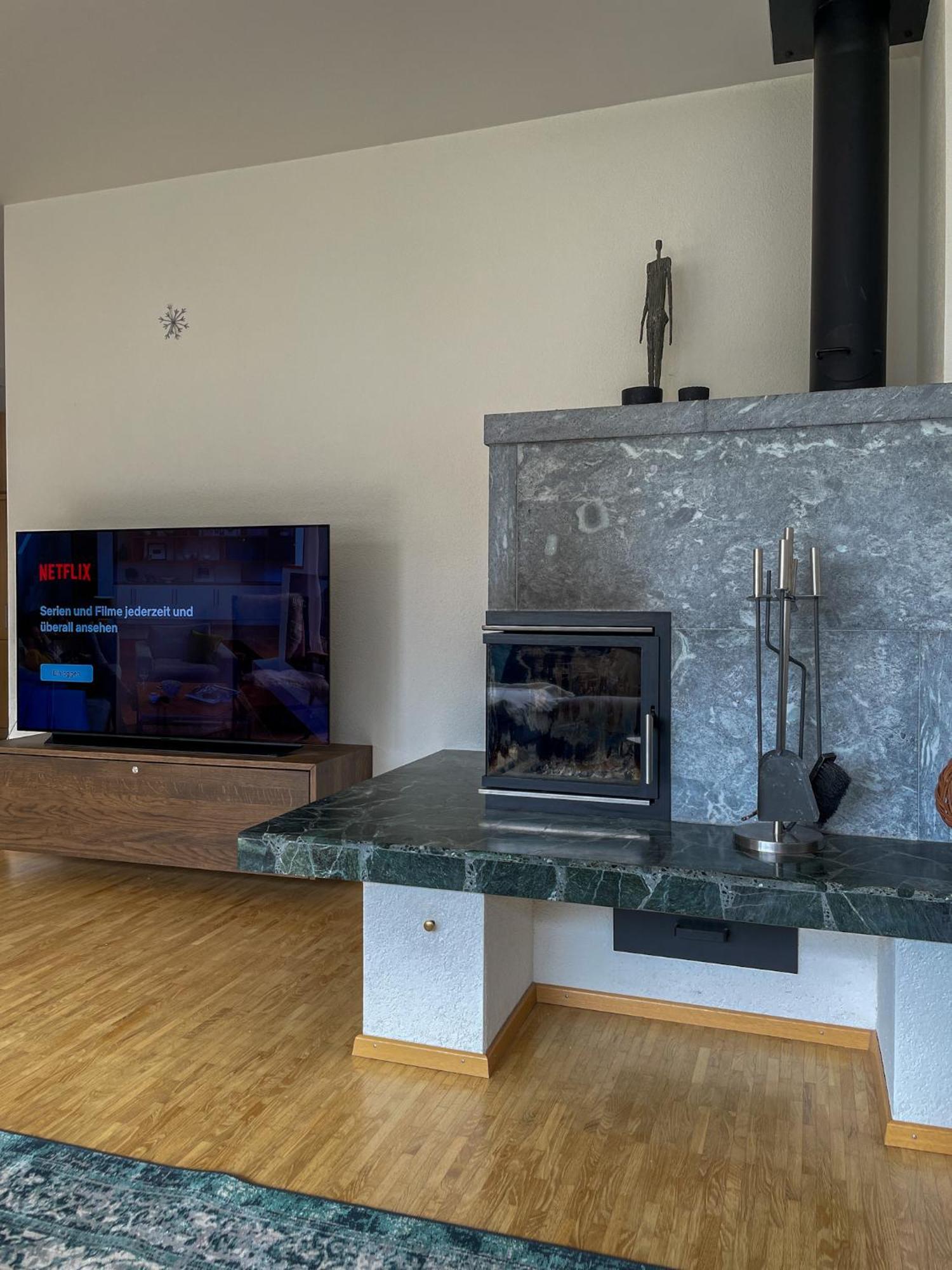 Top Modernes Apartment Im Herzen Von Andermatt Balkon & Bergblick ภายนอก รูปภาพ